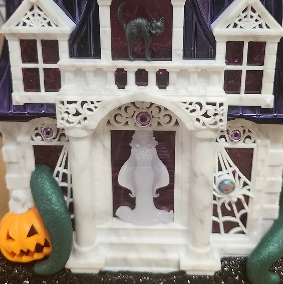 NWT Bath and Body Works Haunted Chateau Wallflower Plug-In Projector - Picture 3 of 6